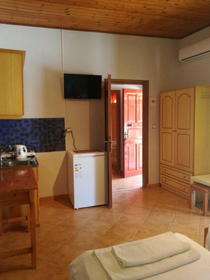 Armonia * Agios Georgios (Corfu)